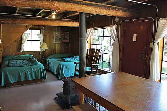 Hummingbird cabin downstairs beds
